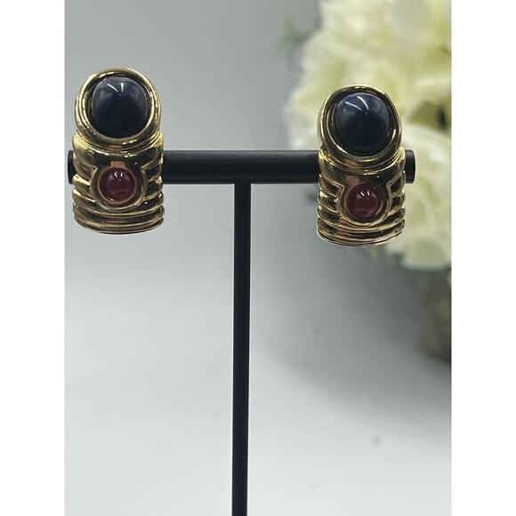 Vintage Signed Francesca
Romano Blue Sodalite Etruscan Clip On Earrings - Picture 6 of 16